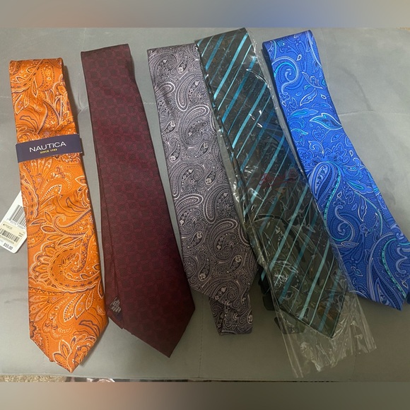 Priced to GO ❤️👔FIVE Brand NEW Men Ties ALL ONE LOW PRICE. - Picture 3 of 3
